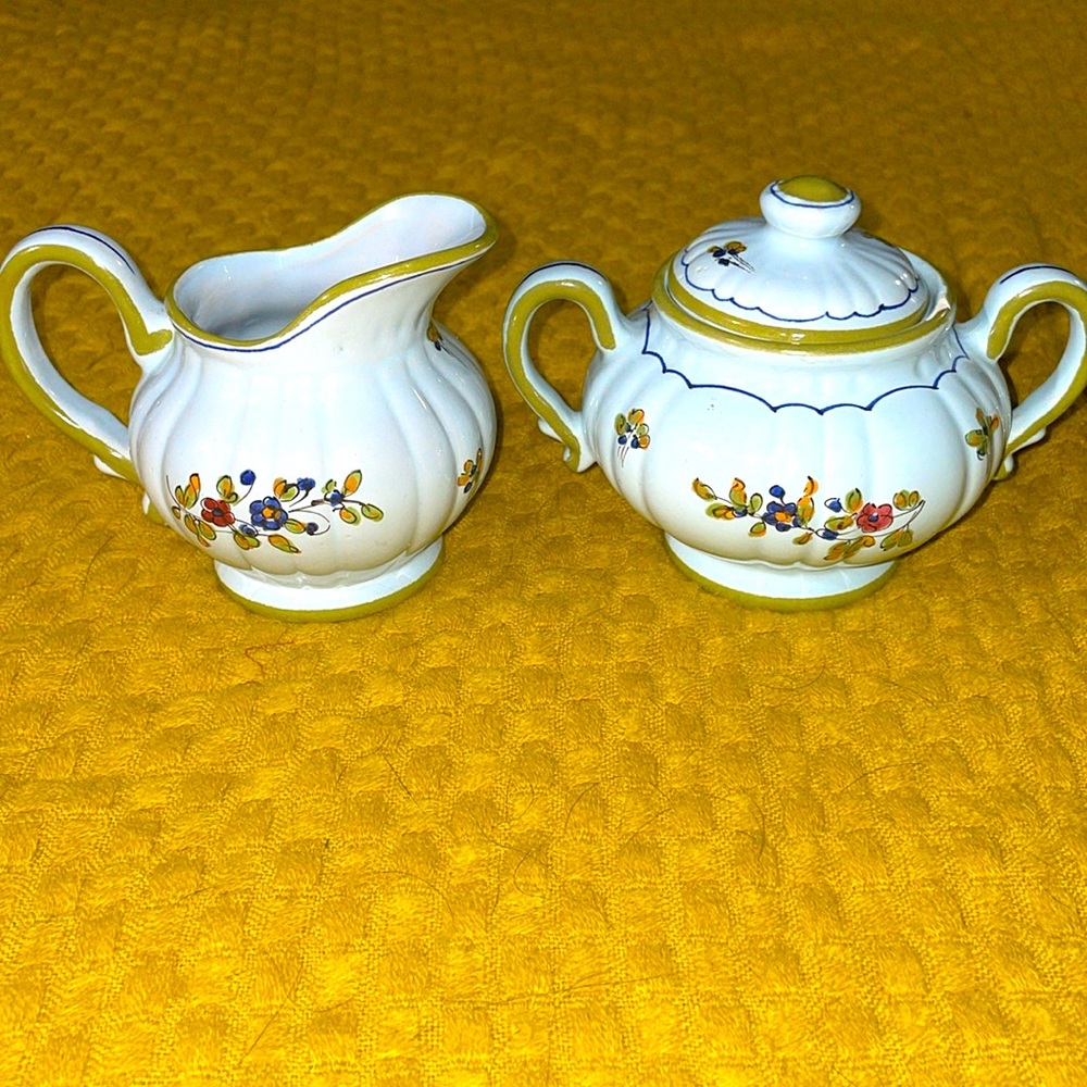Deruta Garofano creamer and sugar set Italy Baby Blue